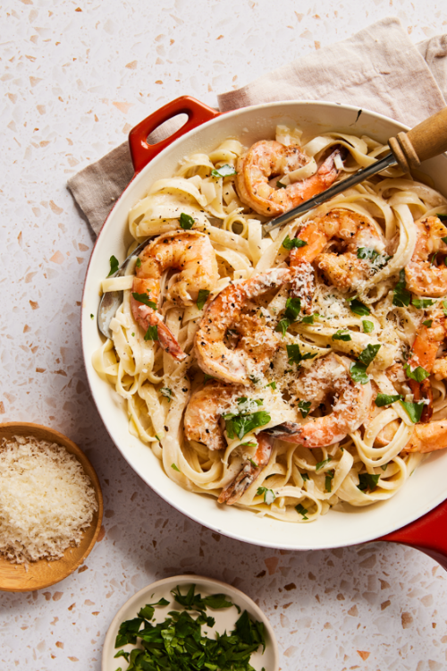 The Best 30-Minute Creamy Shrimp Alfredo Pasta