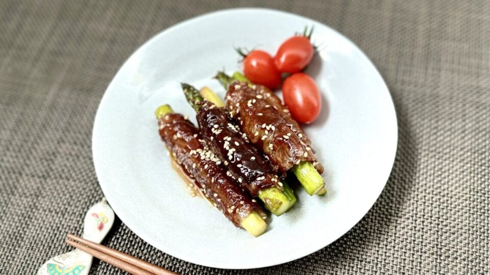 Beef rolls with asparagus