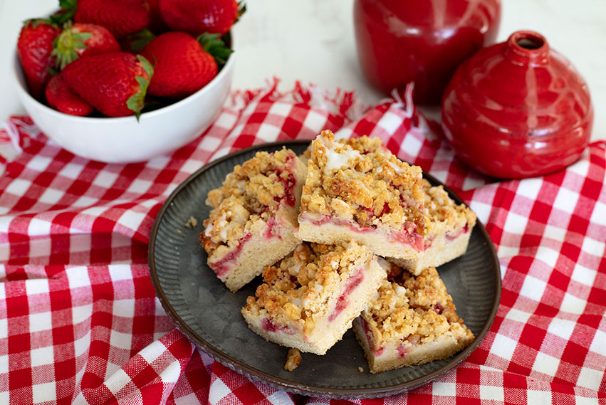 Strawberry Crumb Bars