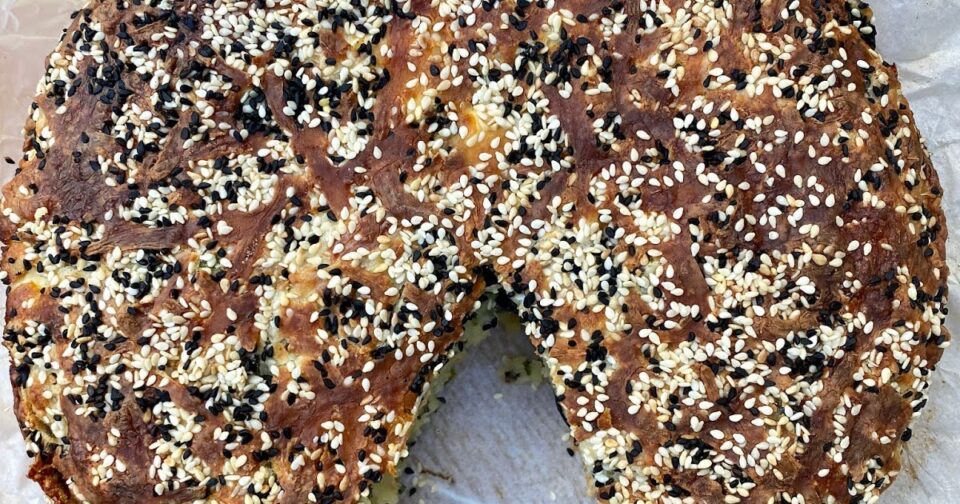 Cheese and Olive Cake with Sesame Seeds (Susamlı, Peynirli ve Zeytinli Kek)