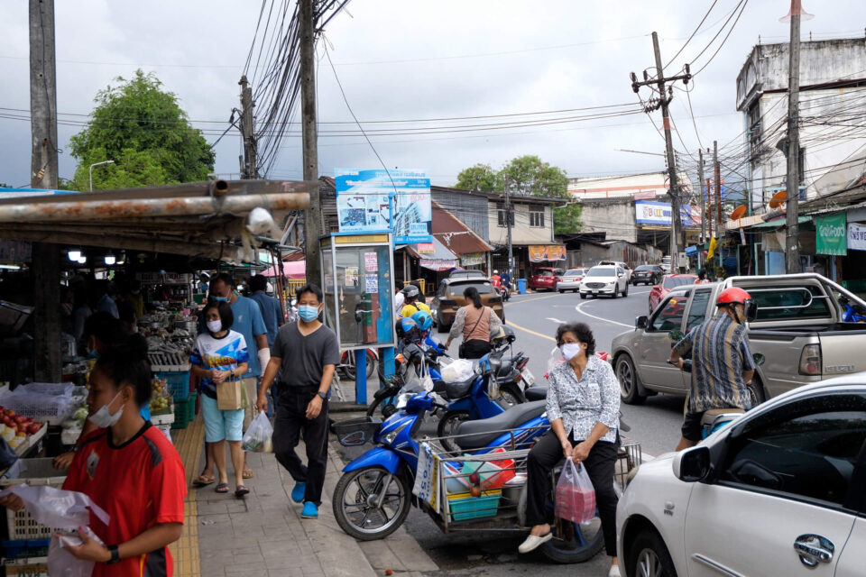 5 Foods to Eat at Phuket’s Cham Cha Market (ตลาดฉำฉา)