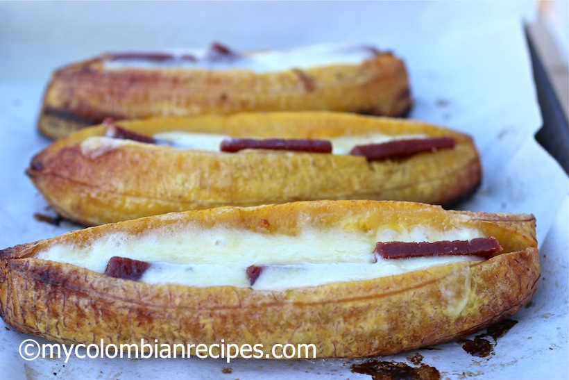 BAKED PLANTAINS WITH GUAVA AND CHEESE (PLATANOS ASADOS CON BOCADILLO Y QUESO)